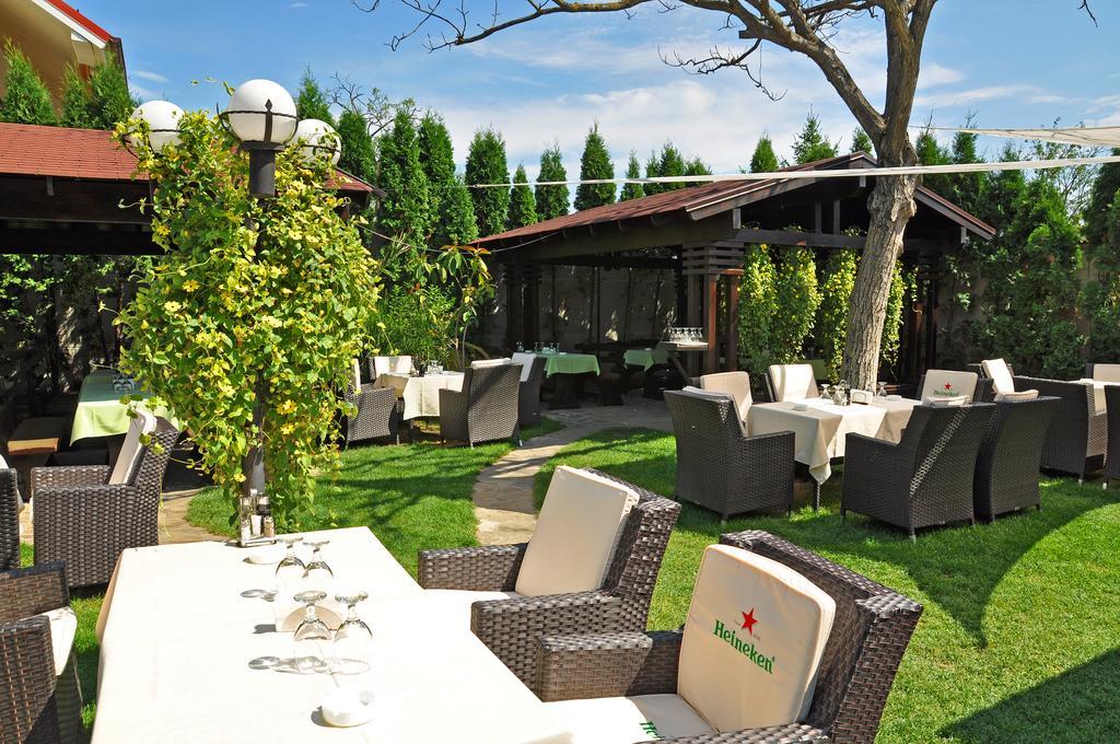 Hotel Vila Class Satu Mare Exterior foto