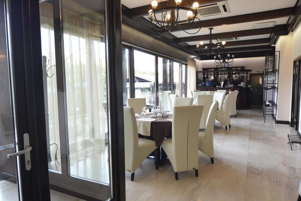 Hotel Vila Class Satu Mare Exterior foto